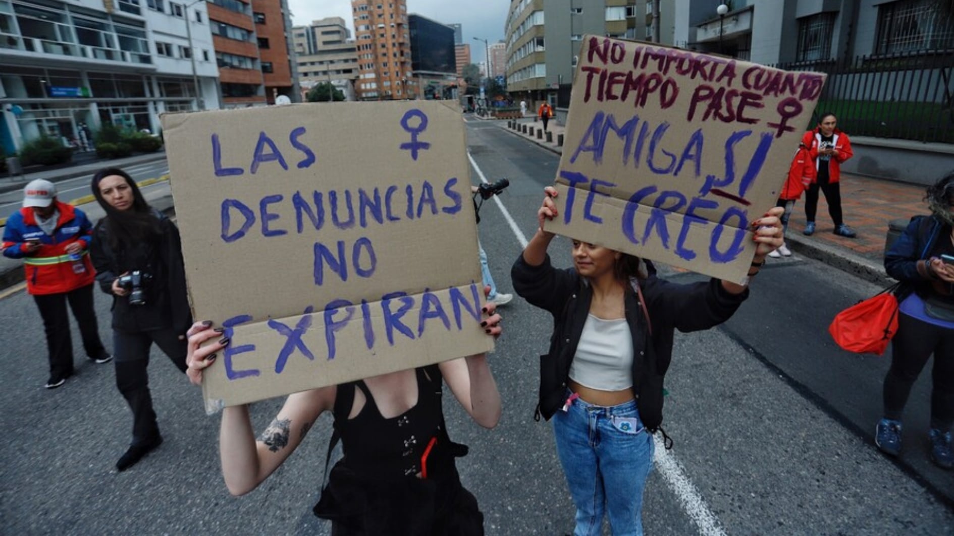 La respuesta coordinada entre cuerpos policiales y entidades de salud garantizó atención inmediata a las víctimas y la investigación formal contra el individuo aprehendido - crédito archivo Camila Díaz