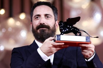 Larraín, viejo conocido de la Mostra, donde ha presentado películas como "Jackie" (2016), "Ema" (2019) o "Spencer" (2021) (REUTERS/Guglielmo Mangiapane)