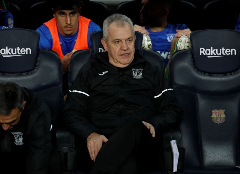 Foto de archivo de Javier Aguirre antes de un partido de la Copa del Rey entre Barcelona y Leganés. Estadio Nou Camp, Barcelona, España. 30 de enero de 2020.REUTERS/Albert Gea