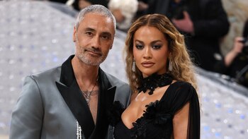 Rita Ora y Taika Waititi