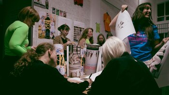 Maria Alyokhina, al frente a