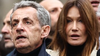 Carla Bruni interrogada por una