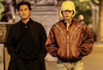 Fans capturan imágenes y videos