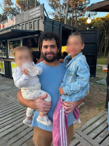 La despedida de la pareja del mecánico que murió tras volcar con un jeep en una playa de Necochea - Santiago Duca