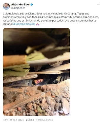 El alcalde de Cali, Alejandro Eder, difundió este 11 de agosto de 2026 una imagen de una mujer atrapada tras el terremoto de magnitud 7,4 que sacudió la ciudad el 10 de agosto a las 7:34 a. m. - crédito @alejoeder/X