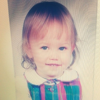 Victoria Pedretti, de niña (Foto: