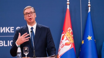 El Gobierno de Serbia solicita al presidente disolver el Parlamento y convocar elecciones anticipadas