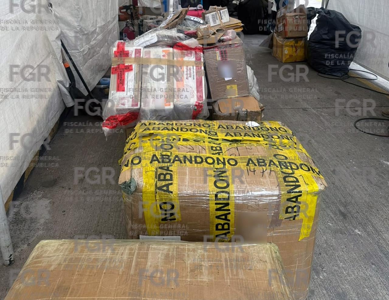 Desde documentos falsos hasta vapeadores: destruyen miles de objetos relacionados con delitos en la CDMX. FGR