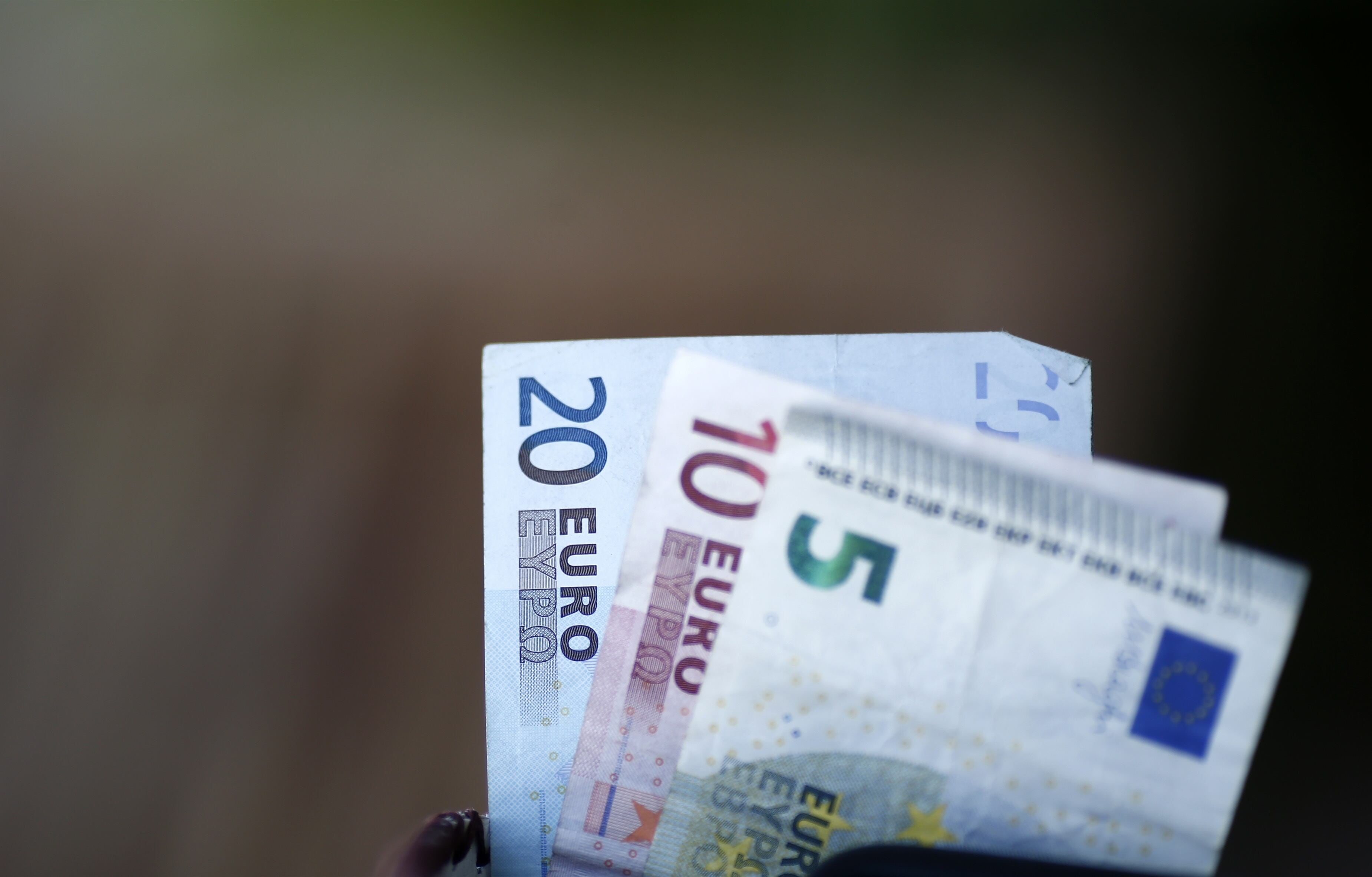 El euro, también llamada moneda única, es la moneda oficial de la Unión Europea. (Archivo Infobae/Agencias)
