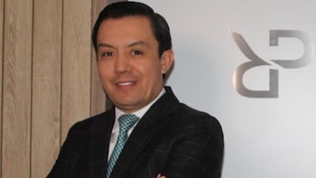 Camilo Rojas tiene más de 20 años de experiencia en el sector público, contratación estatal y fortalecimiento de la integridad institucional. - crédito @CAMILO8ROJAS/X