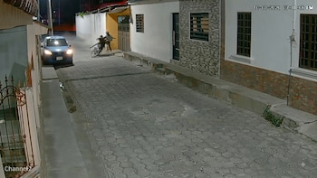 Guatemala: Intentaron escapar de la policía, pero terminaron chocando contra una pared y todo quedó grabado