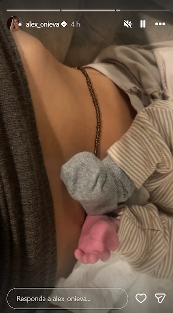 Alejandra Onieva ha mostrado por primera vez una imagen de su hijo. (Instagram @alex_onieva)