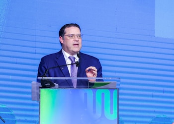 Sanz Lovatón afirmó que llevará la reforma de la Ley 112-00 al Congreso Nacional desde el MICM. (Foto cortesía MICM)
