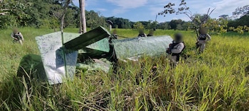 La cooperación antidrogas entre Costa Rica, Estados Unidos, Colombia y Panamá permitió interceptar una aeronave narco en un esfuerzo conjunto de seguridad. (Cortesía: Ministerio de Seguridad Pública)