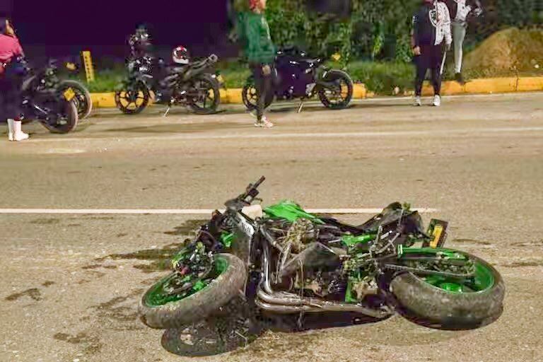 La Alcaldía de Cartagena extiende por un año la prohibición de parrillero hombre en motos y motocarros en diez sectores clave - crédito X
