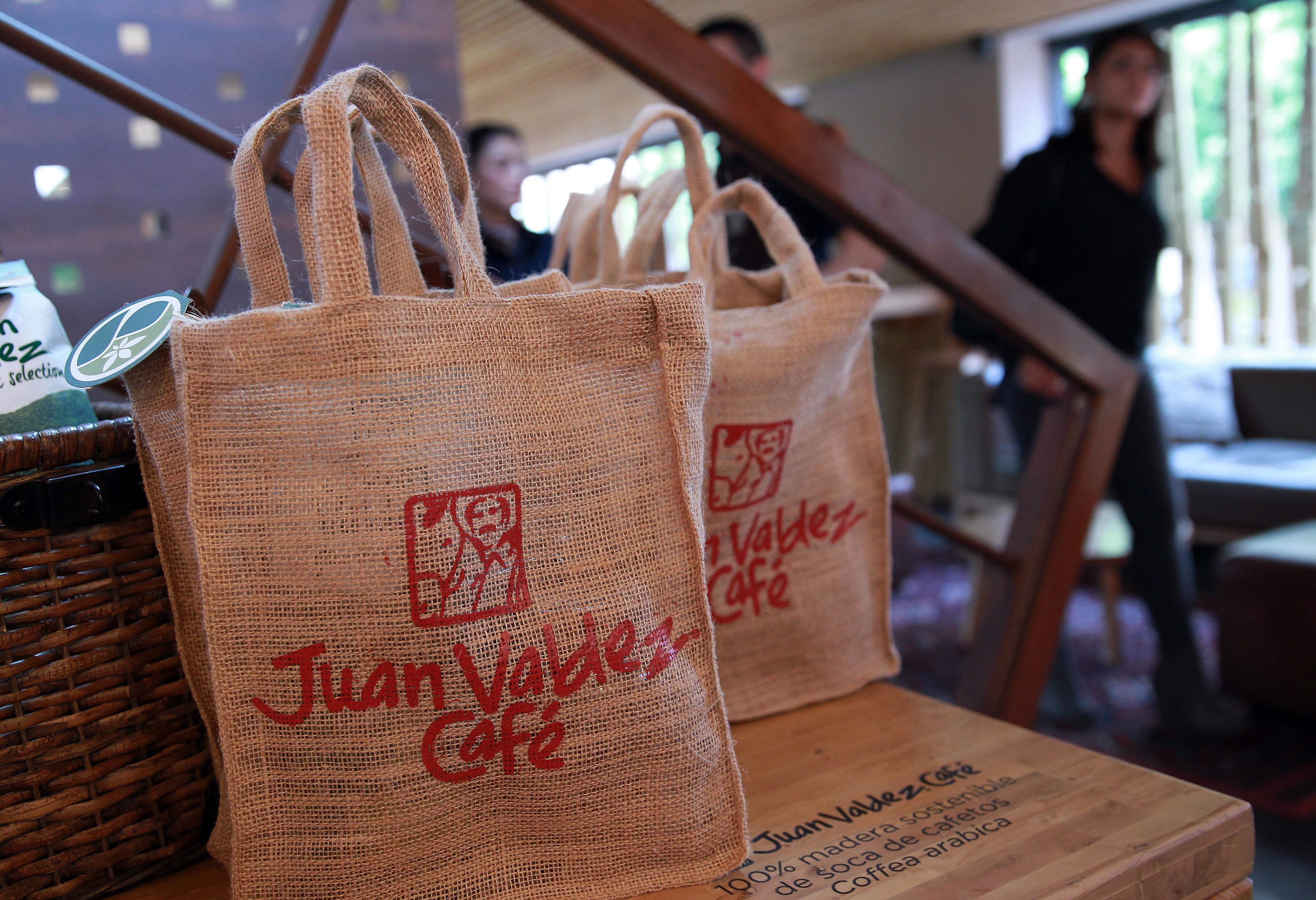 La Federación Nacional de Cafeteros plantea que el origen del café debe aparecer en los empaques de manera visible y fácil de identificar para los consumidores -crédito Mauricio Dueñas Castañeda/EFE