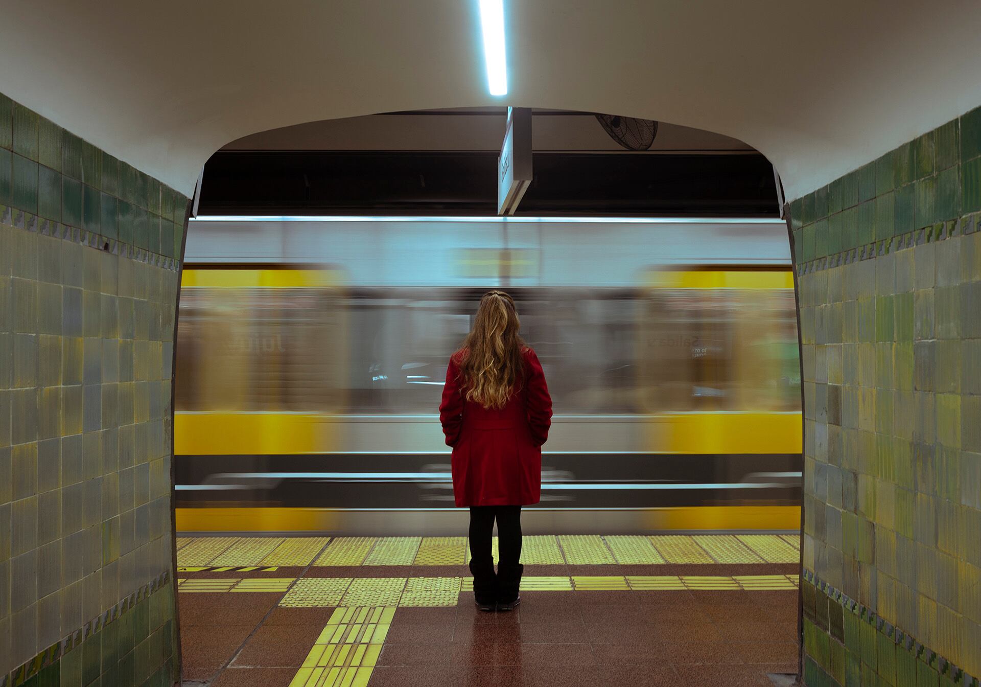 Los aumentos de este mes incluyen subas en el transporte público.