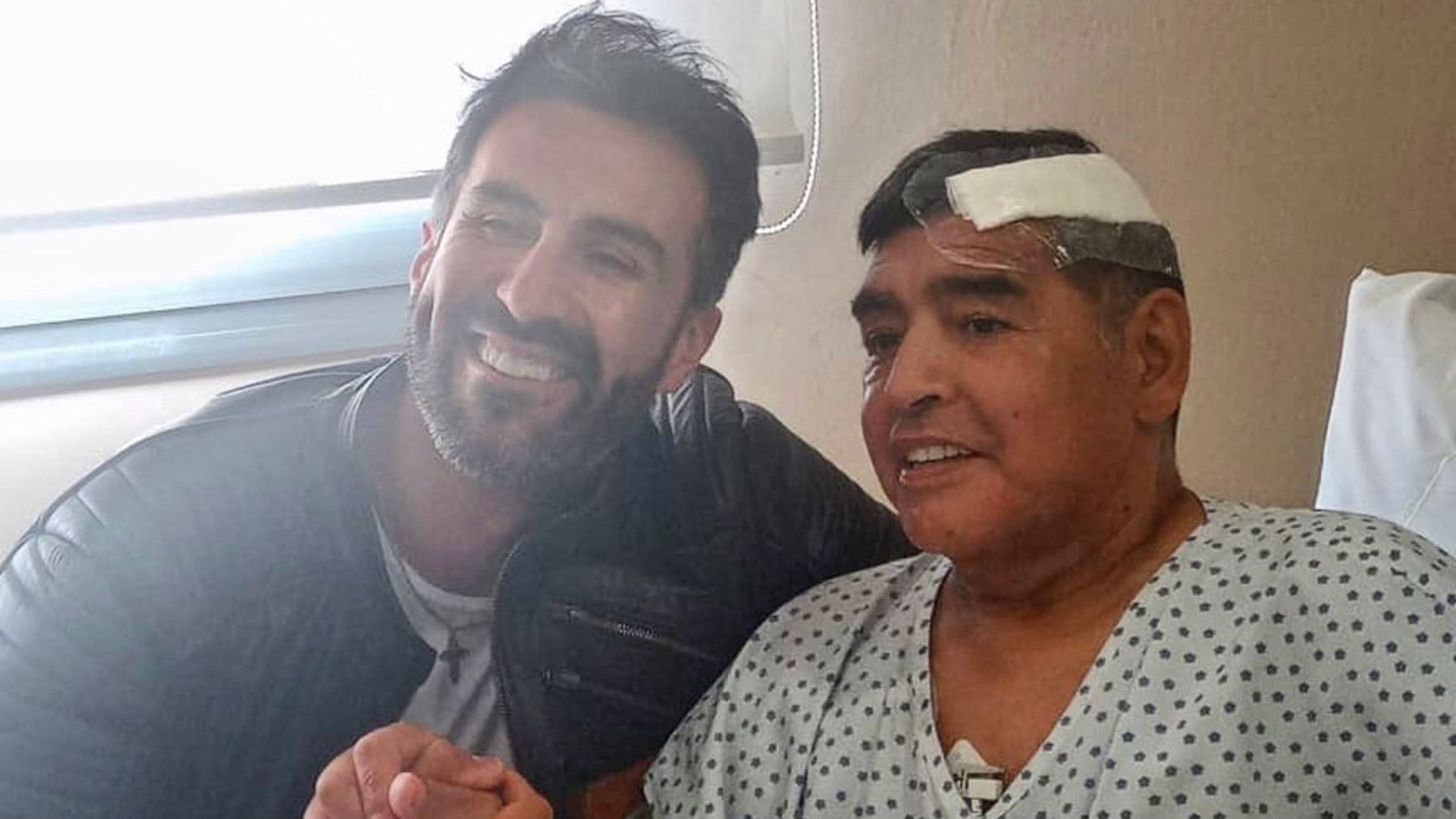 Según Perroni, Alfredo Cahe, histórico médico de Maradona, habría dicho que nunca se debió externar al Diez post operación