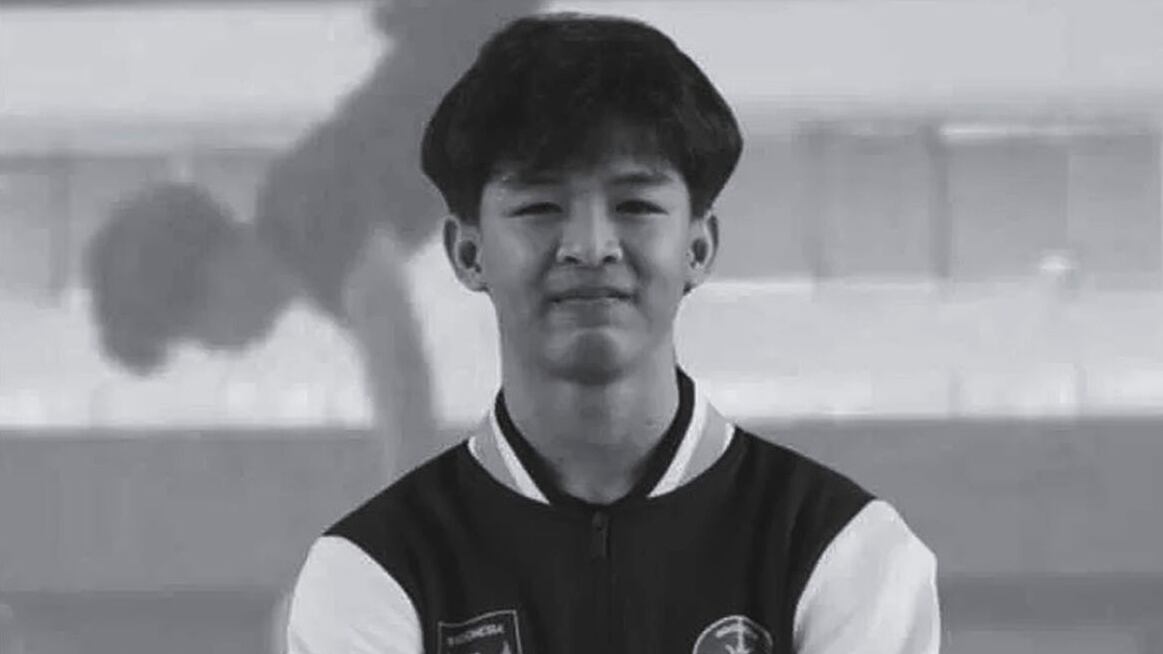 Naufal Takdir Al Bari tras una caída fatal durante un entrenamiento