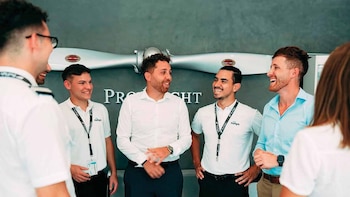 La academia otorga diplomas con