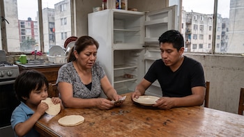 Hogares en México enfrentan el costo de la vivienda: 80% reduce gastos en alimentos