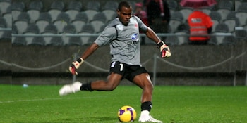 En 2010, Vincent Enyeama anotó