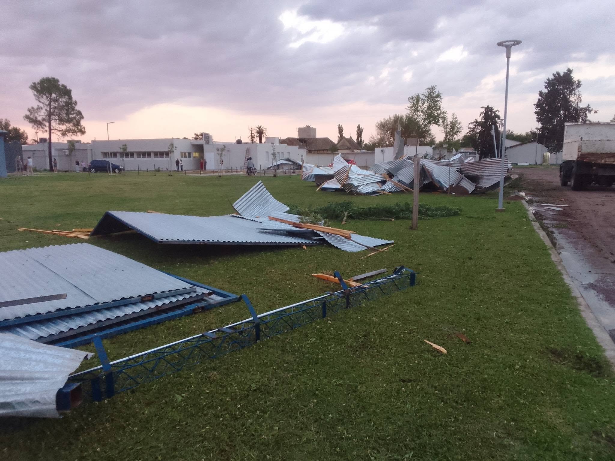 Los alrededores del Hospital Municipal Dr. Julio Ramos (X: @VPourthe)