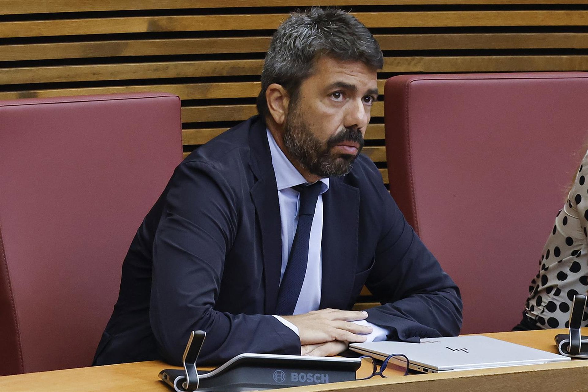 La jueza abre juicio oral al joven acusado de injuriar en redes sociales a Carlos Mazón