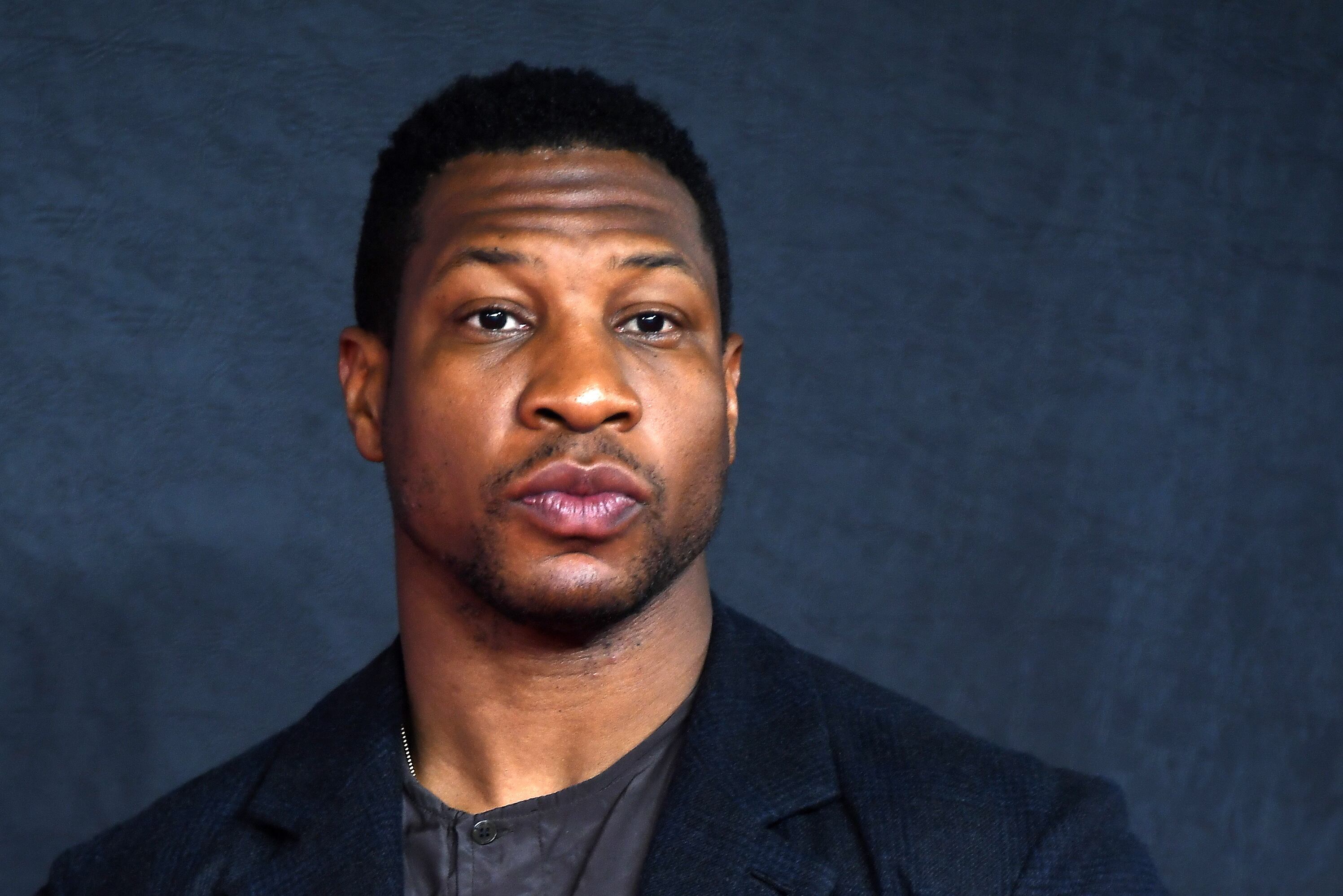 El actor estadounidense Jonathan Majors, protagoniza la cinta