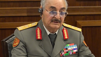 Libia llama a consultas a