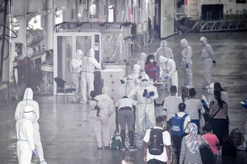 Con los desembarcos de las