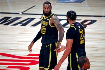 Los Ángeles Lakers eligieron una vestimenta especial para el juego 5 de las finales de la NBA (Kim Klement-USA TODAY Sports)