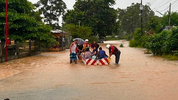 Costa Rica declara alerta naranja y amarilla ante lluvias intensas mientras 495 personas han sido evacuadas