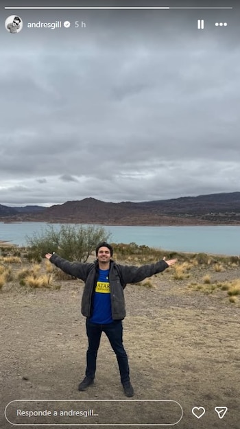 Con un paisaje de fondo, Andrés Gil mostró su apoyo al Xeneize