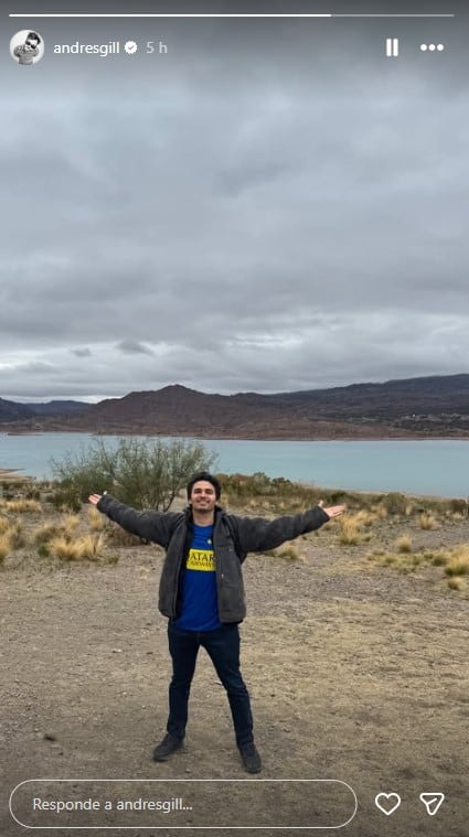 Con un paisaje de fondo, Andrés Gil mostró su apoyo al Xeneize