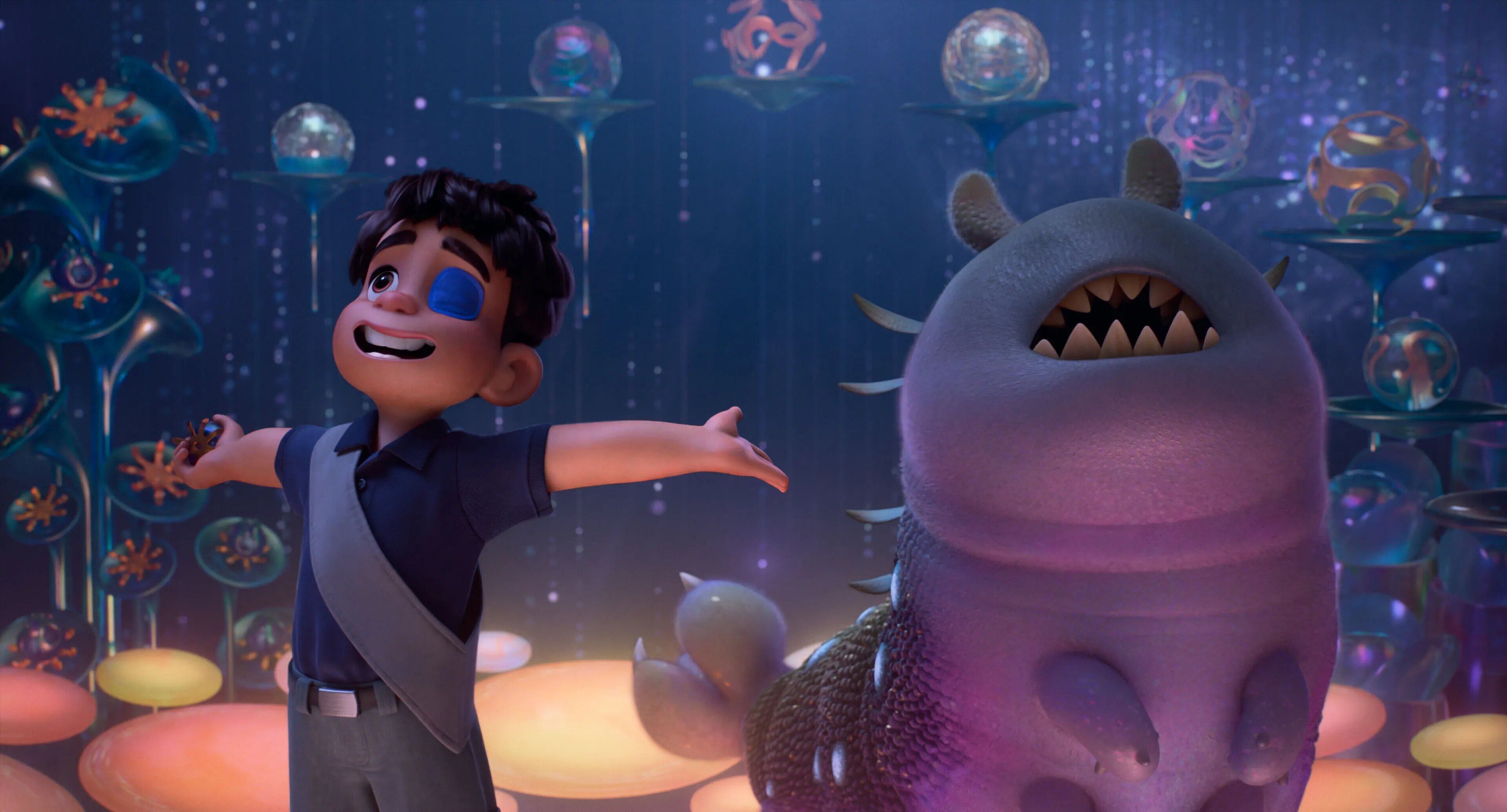 Glordon, el mejor amigo de Elio, destaca por su resistencia inspirada en el tardígrado, conocido como