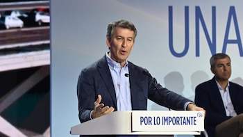 Feijóo pide a Sánchez suspender