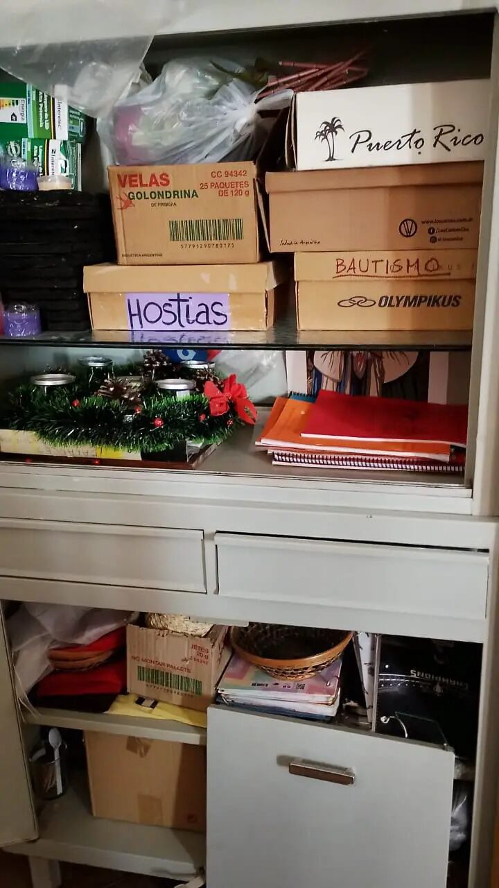 Los delincuentes tiraron las hostias consagradas (Foto: Carlos Paz Vivo)