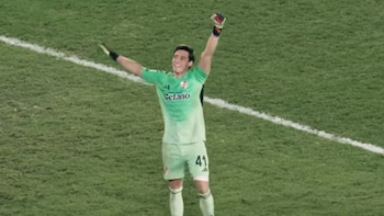 El juego psicológico de Santiago Beltrán en los penales y la atajada que le dio la clasificación a River Plate desde todos los ángulos