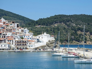 Las playas doradas y los pinos forman parte del encanto natural que deslumbró en la pantalla - (Pexels)