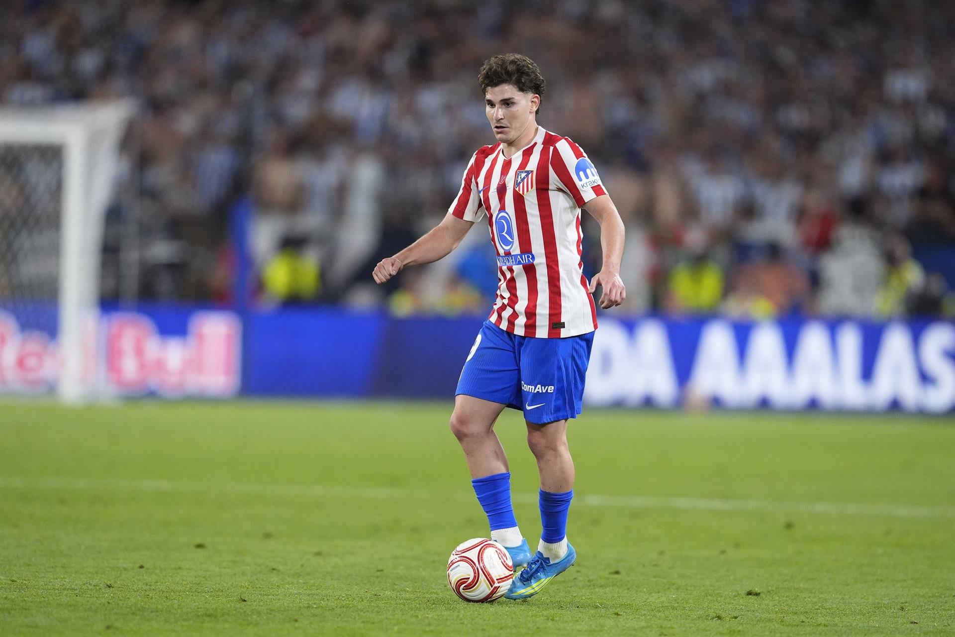 Julián Álvarez en el foco de los memes por la oferta del Real Madrid al Atlético por la compra de su pase (Europa Press)