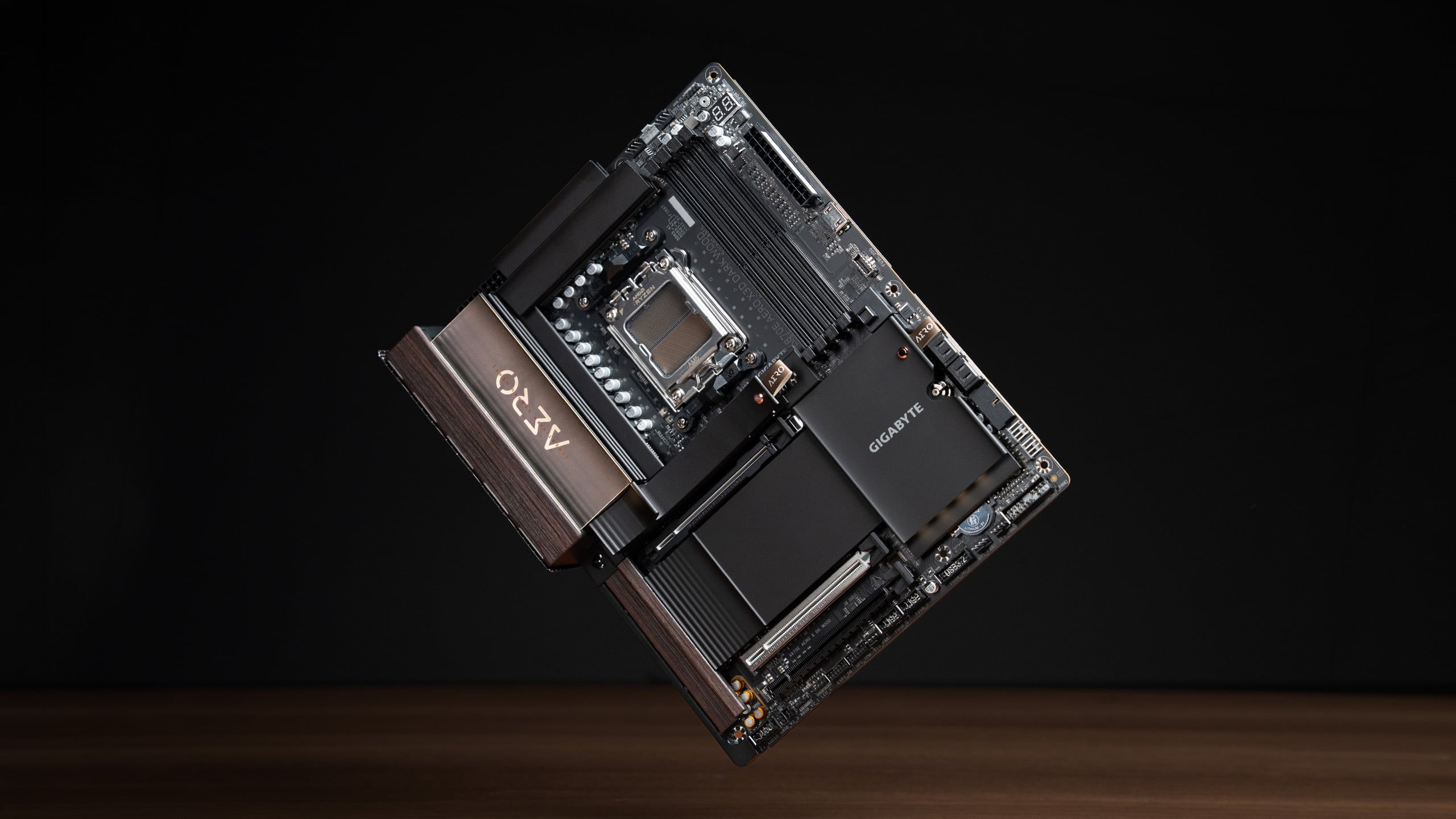 GIGABYTE AORUS