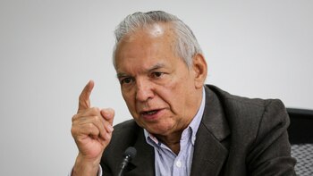 Senadora Paola Holguín acusó al