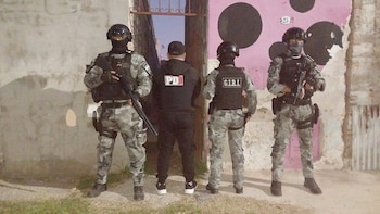 Allanamientos con detenidos por venta de droga en medio de la búsqueda de un joven desaparecido hace días