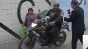 Policía motorizado es captado cuando