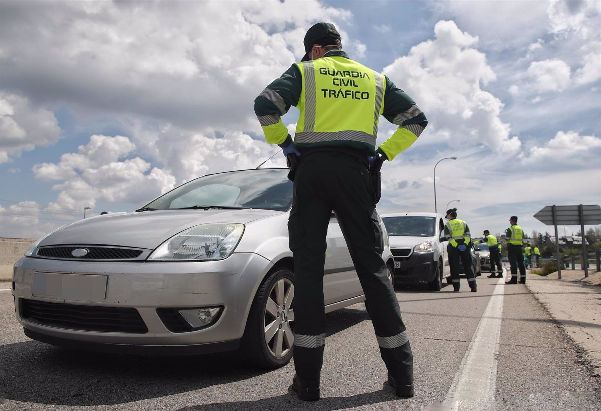 Desde la rebaja de la tasa de alcohol al volante hasta reducir la velocidad máxima: las normas de la DGT que quedan en el limbo después de la convocatoria de elecciones