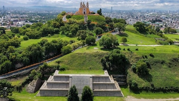 La gran pirámide de Cholula es más grande que las de Egipto, pero nadie la visita como debería