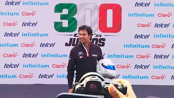 Checo Pérez llega a la Ciudad de México para celebrar 300 Grandes Premios de la Fórmula 1 en el Autódromo Hermanos Rodríguez