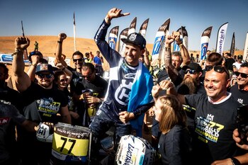 El piloto salteño celebra el