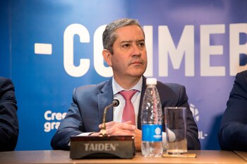 En la imagen un registro del presidente de la Confederación Brasileña de Fútbol, Rogerio Caboclo, quien aseguró que "no hay más diferencias de género. La CBF trata a hombres y mujeres por igual". EFE/Nathalia Aguilar/Archivo